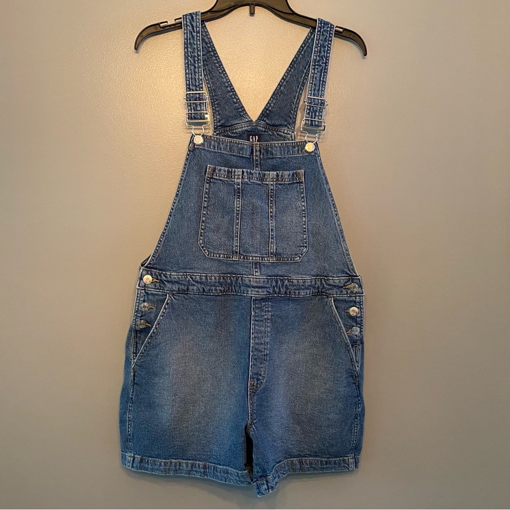 GAP Blue Jean Shorts Relaxed Fit Medium Wash
